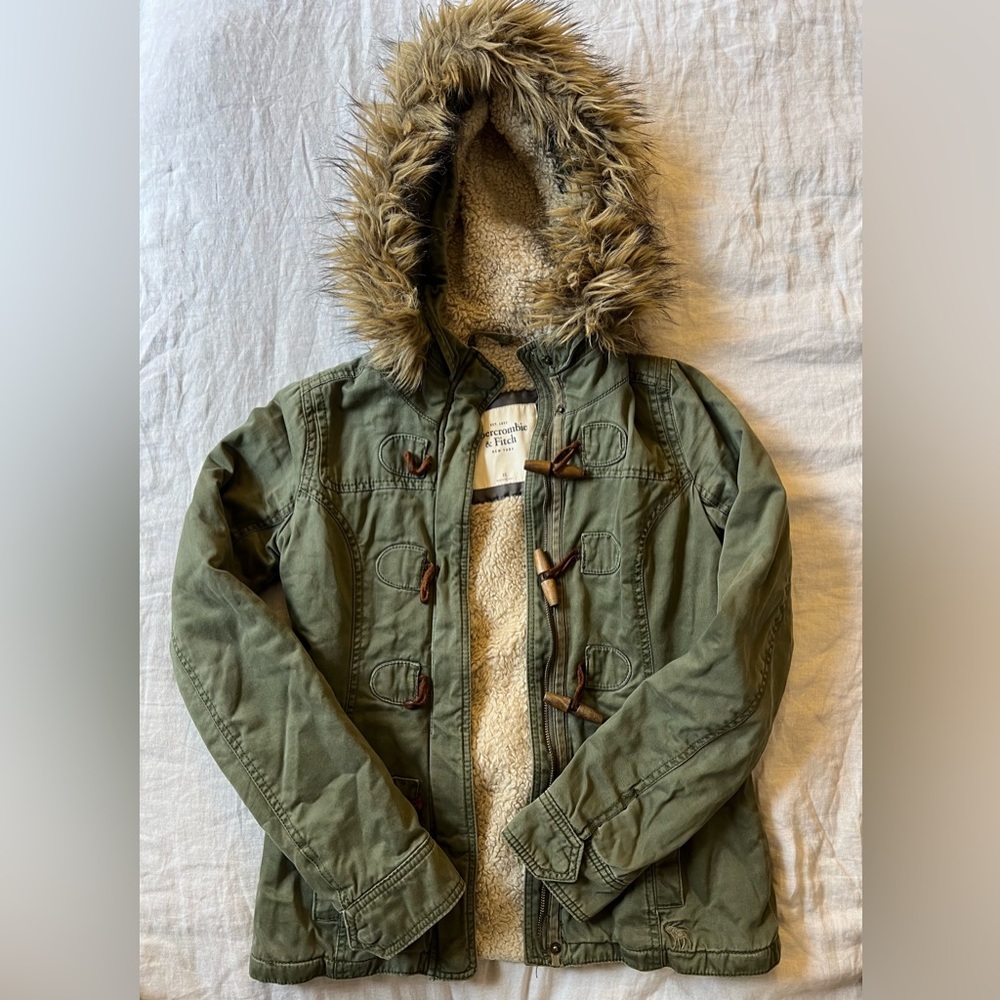 Abercrombie & Fitch Jacket with removable fur